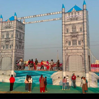 नमुना लन्डन ब्रिजमा आकर्षण बढ्दै