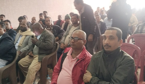 लहानको व्यापार पलायन रोक्न माग