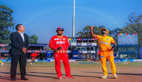 टस जितेर लुम्बिनीविरुद्ध सुरुमा ब्याटिङ गर्दै सुदूरपश्चिम