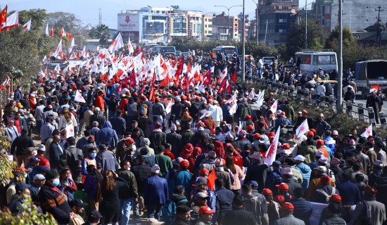 टस जितेर लुम्बिनीविरुद्ध सुरुमा ब्याटिङ गर्दै सुदूरपश्चिम