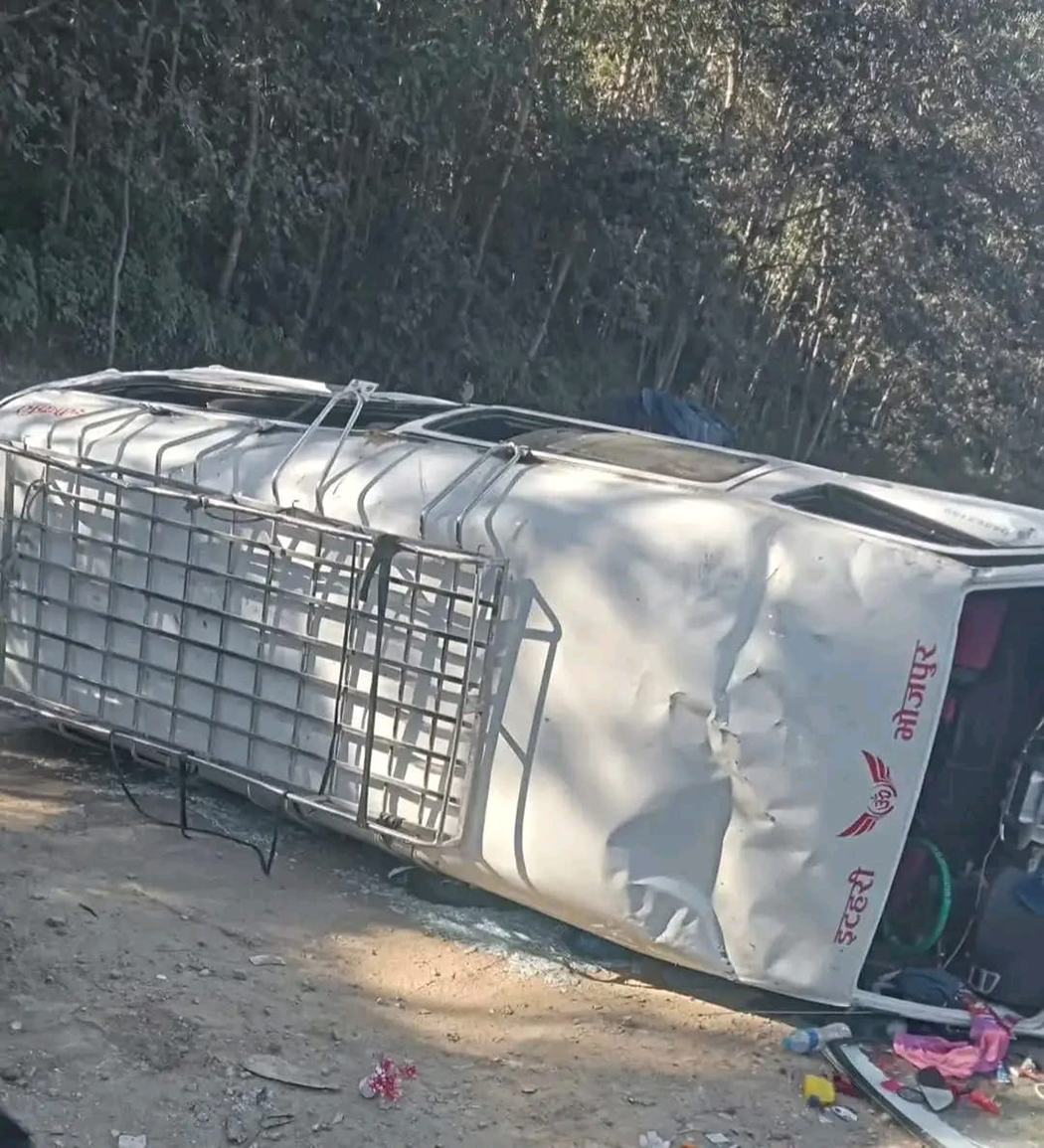 धनकुटाको पाख्रीबासमा गाडी दुर्घटना हुँदा छ जना घाइते