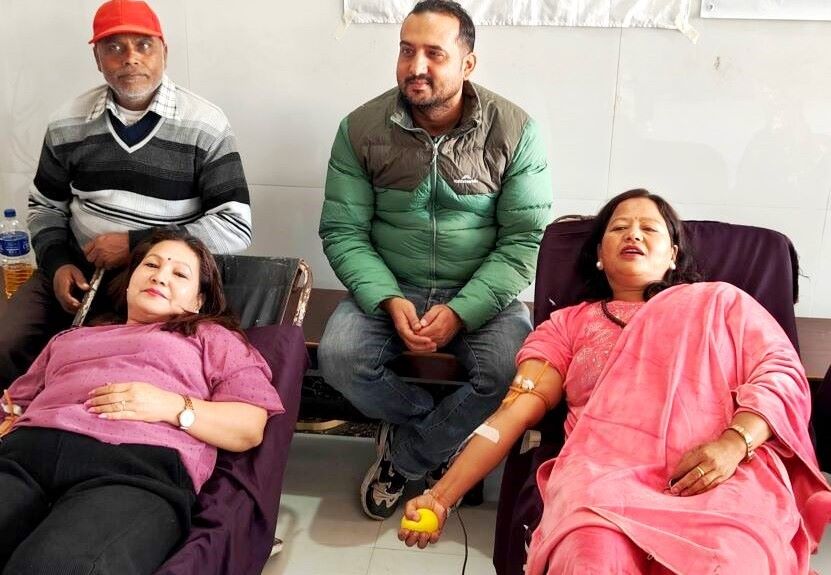 रगत अभाव टार्न ५७ जनाले गरे रक्तदान