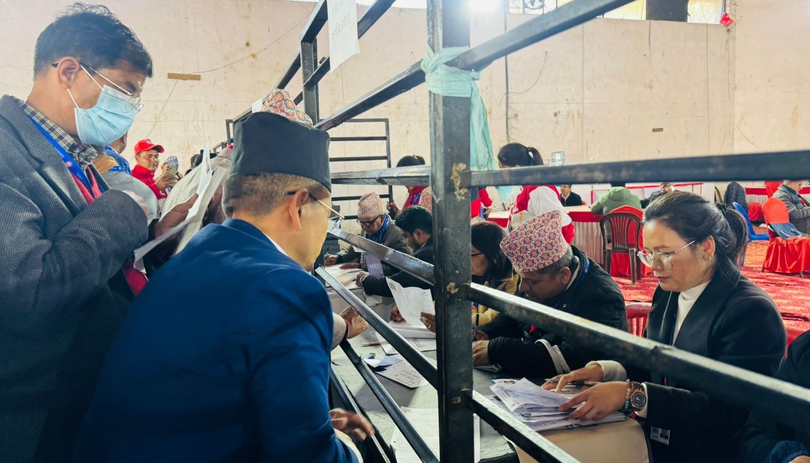 एमालेको परिमार्जित निर्वाचन तालिका : मतदान मङ्गलबार १२ बजेदेखि