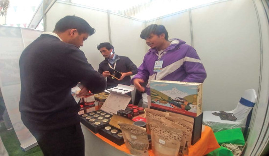 चढाइएका फूलबाट सुगन्धित वस्तु