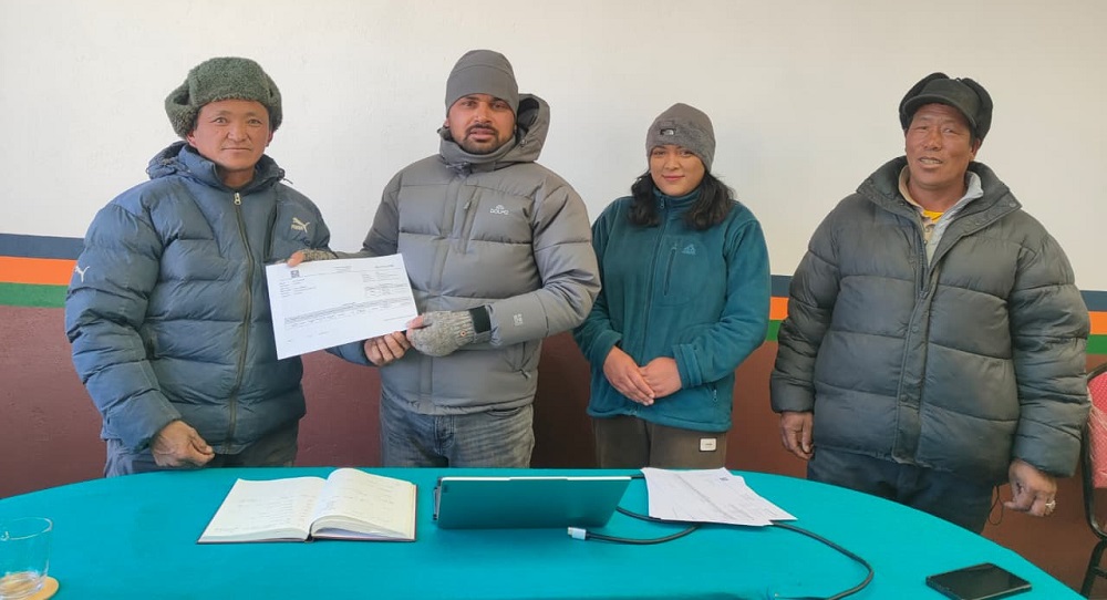 उपल्लो मुस्ताङमा वन्यजन्तुबाट भएको क्षतिबापत १५ लाख राहत वितरण