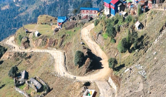 जीर्ण सडकका कारण  सुनसान पर्यटकीय गन्तव्य