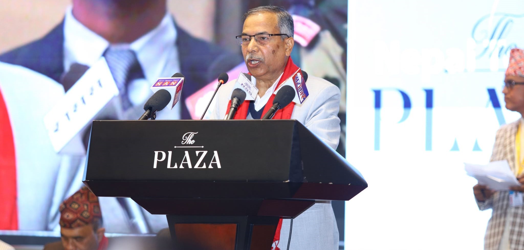 मुलुकको हितमा सरकार र निजी क्षेत्र काँधमा काँध मिलाएर अगाडि बढ्नु पर्छ : उपराष्ट्रपति यादव