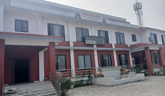 शीतलहरको जोखिम कम गर्न पूर्वतयारी :चोकचोकमा दाउरा