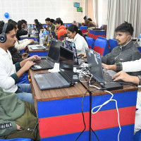 दस हजारभन्दा बढी पर्यटक