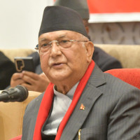 सडक बनेको २२ वर्षपछि मनाङमा गाडी