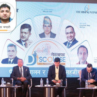 कुखुरा आँगनमा आएको निहुँमा छोराले बन्दुक चलाउँदा बाबु घाइते