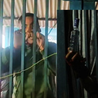 निर्दोष दुई बालिका आमासँगै जेलमा