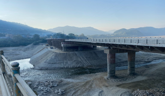 धमाधम बन्दै मादी नदीमा चार लेनको पुल