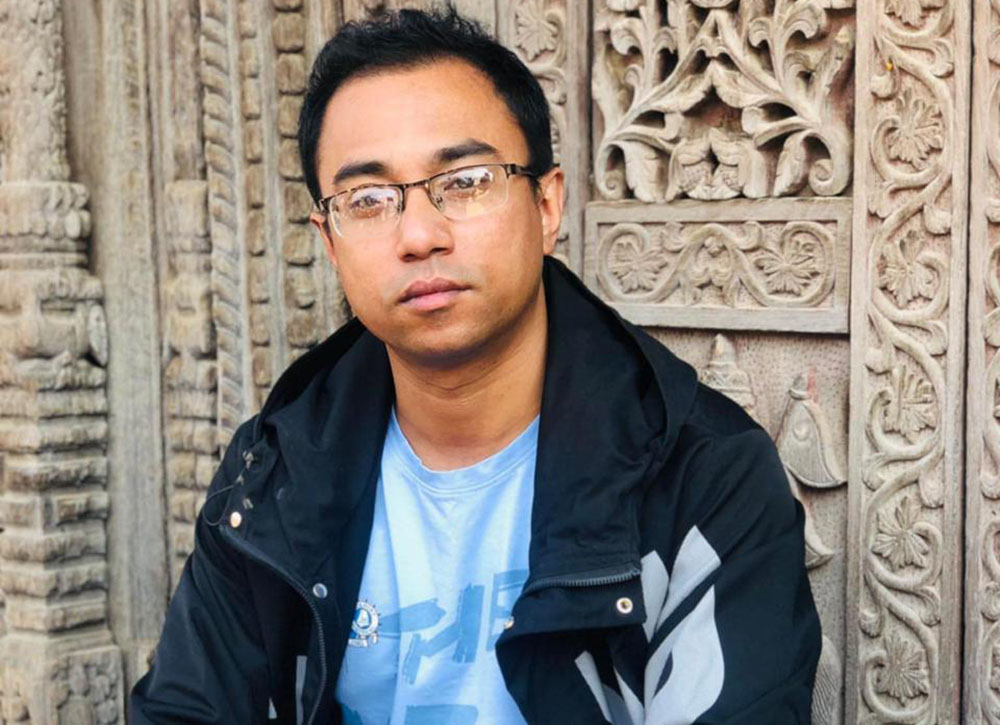 सिंहदरबार धाइरहेका सहिदका बुबा भन्नुहुन्छः छोराको बलिदान खेर नजाओस्