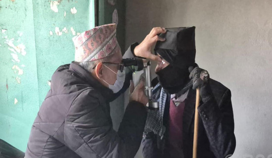 घोडाघोडीमा निःशुल्क आँखा जाँच शिविर : ३८४ जनाको परीक्षण गर्दा ७५ मा मोतियाबिन्दुको समस्या