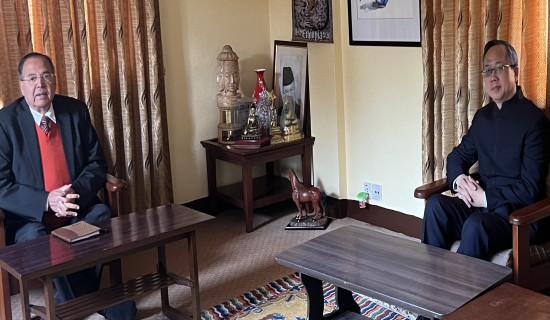 पूर्व प्रधानमन्त्री खनाल र चिनियाँ राजदूतबिच भेटवार्ता