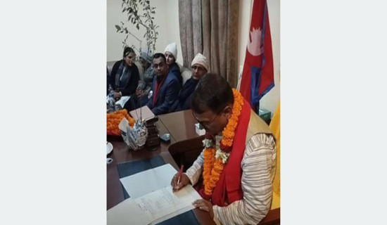 मधेश प्रदेशसभाका नवनियुक्त सभामुख यादवद्वारा पदभार ग्रहण