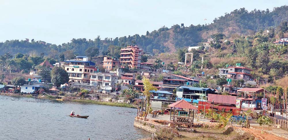 किनारमा क्याफे, सिरानमा प्लटिङ