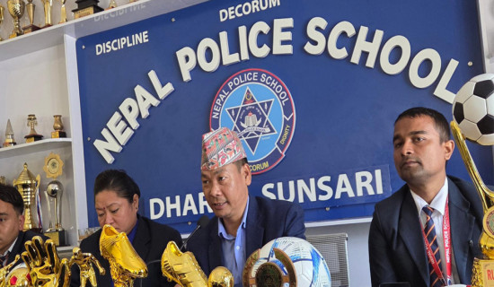 छठ पर्वको लागि दलित बस्तीमा साडी वितरण