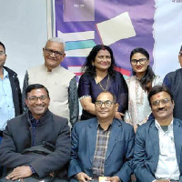 ट्राफिकको निगरानीमा विद्यालयका बस