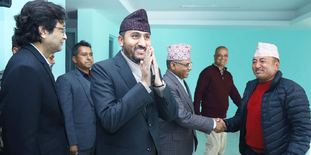 फागुन २१ मा निर्वाचन गर्नुको विकल्प छैन : सञ्चारमन्त्री खरेल