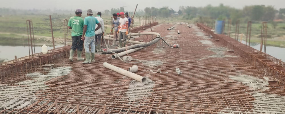 आधा दर्जन पुलको ठेक्का अलपत्र