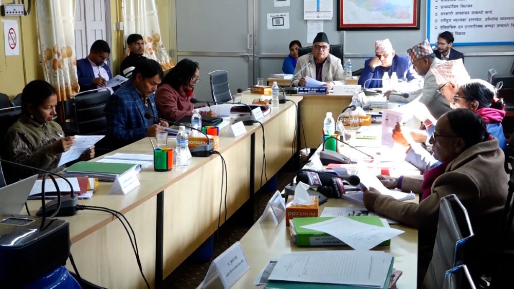 अध्यागमन कर्मचारीले सेवाग्राहीलाई दुःख दिएको आरोप