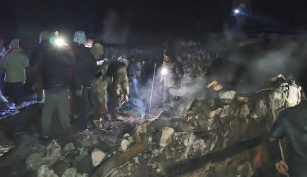 रिप गाउँमा आगलागी : दुई घाइते, पाँच घरमा क्षति