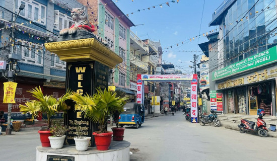 हिंसा भड्किएपछि प्रधानमन्त्री हसिना ‘सुरक्षित स्थान’ तर्फ पलायन