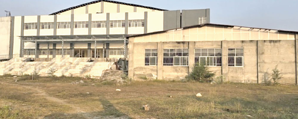 अधुरै रह्यो सभागृह