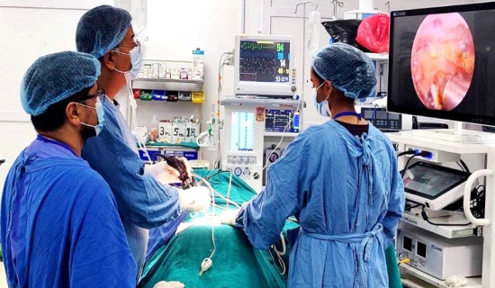 भेरी अस्पतालमा दूरविन प्रविधिबाट मेरुदण्डको शल्यक्रिया