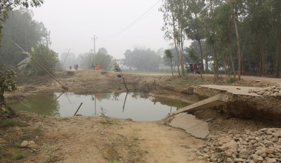 तीन महिनाअघि कटान भएको सडक अझै बनेन
