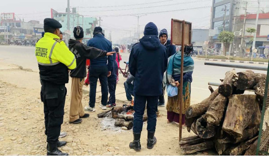 तराईमा चिसोले जनजीवन कष्टकर, चोक चोकमा आगो बालियो