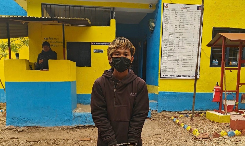 वीपी राजमार्गबाट लागुऔषधसहित युवक पक्राउ