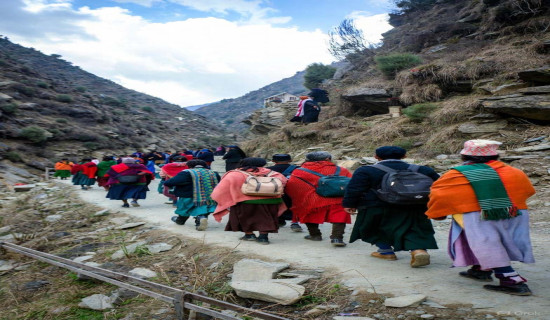 कर्मचारीलाई मतदान स्थलसम्म हिँडेर जानुपर्ने बाध्यता