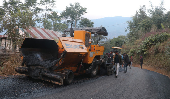मध्य महालक्ष्मी सडक धमाधम कालोपत्रे