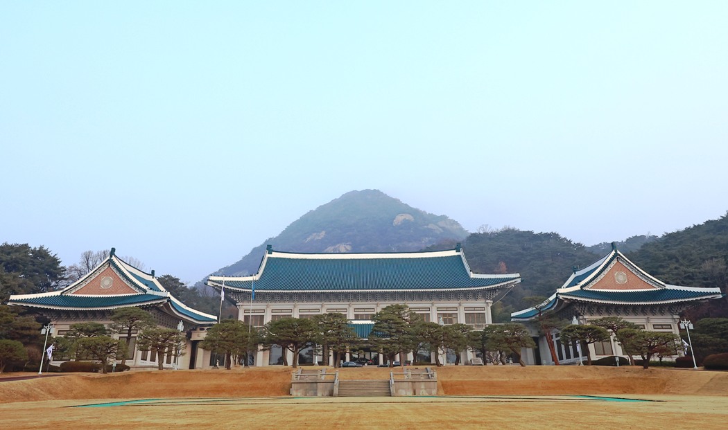 राष्ट्रपति लीद्वारा ब्लु हाउसको भ्रमण