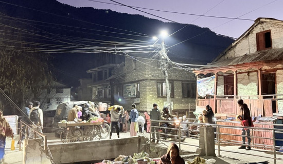 चन्दननाथ नगरपालिका क्षेत्रमा दुई सय सडक बत्ती जडान