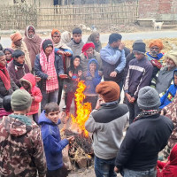 रौतहटमा नेपाली सेनाद्वारा दाउरा वितरण