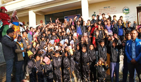 मापसे गरी स्कूल बस चलाउने नौ चालकलाई कारबाही