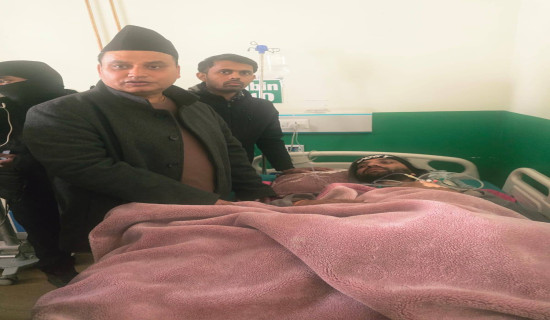 स्वास्थ्य अवस्था बिग्रिएपछि अनशनरत डा.निकोलस अस्पताल भर्ना