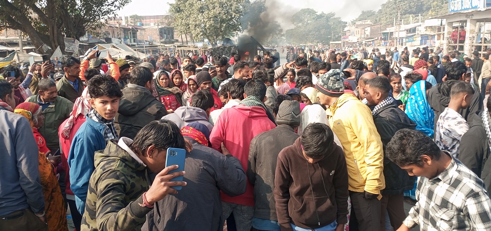 अपरिचित समूहको गोलीबाट साहको मृत्यु : सुनसरीमा तनाव, राजमार्ग अवरुद्ध