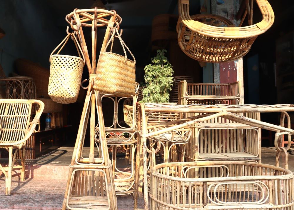 अमेरिका आयात हुने फर्निचरमा करवृद्धि स्थगित