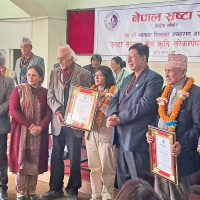 घट्दै छन् उत्पादन बढाउने किरा