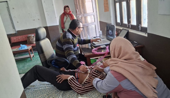 तम्घासमा विद्यार्थीको मुटु परीक्षण