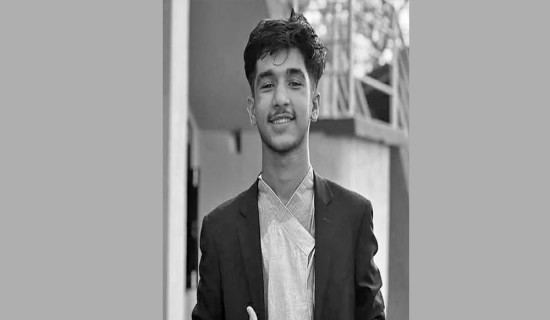 हिमपातले पर्यटक अलपत्र