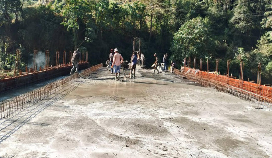 भुरुङ्दीखोलामा पुल निर्माणको अन्तिम चरणमा