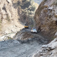 चट्टान फोरेपछि गाउँ जोडिँदै