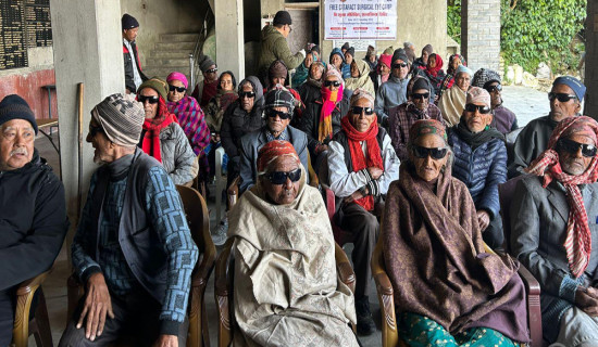 हिमालय आँखा अस्पतालद्वारा अर्जुनचौपारीमा ६१ जनाको निःशुल्क मोतिबिन्दु शल्यक्रिया