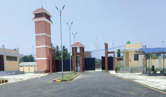 सञ्चालनमा  आएन बसपार्क